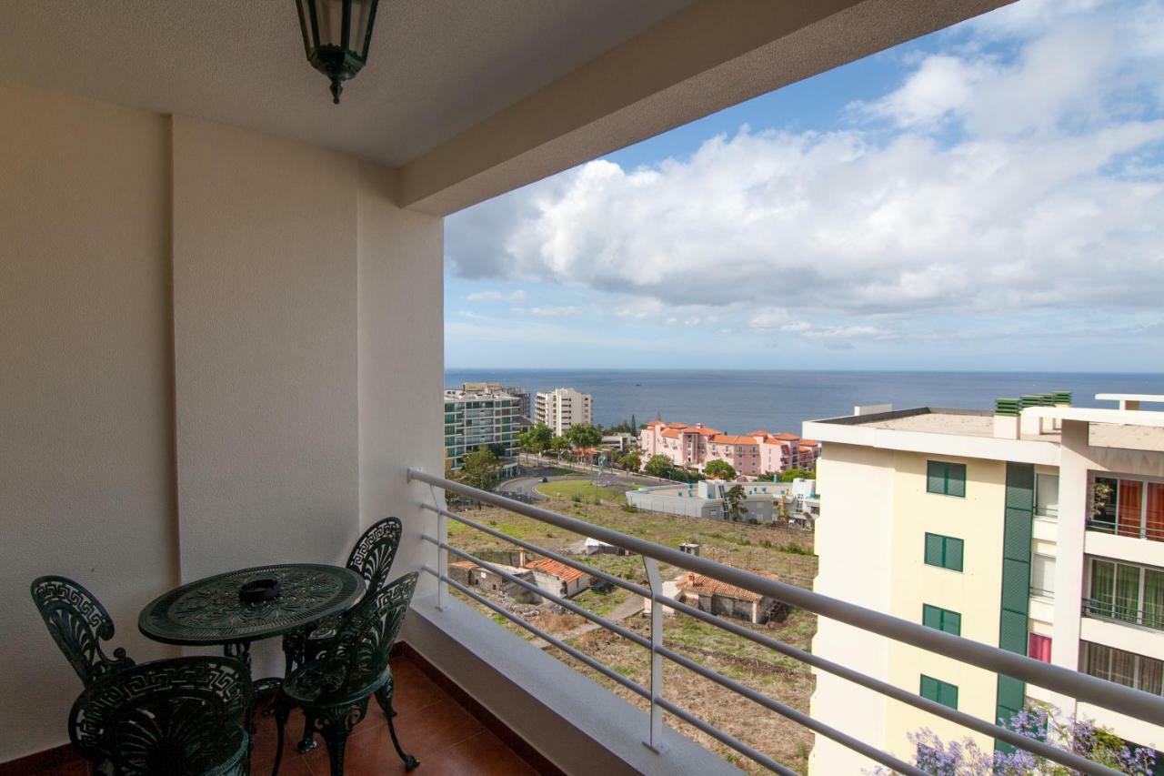 Apartamento Alberto ฟุงชาล ภายนอก รูปภาพ