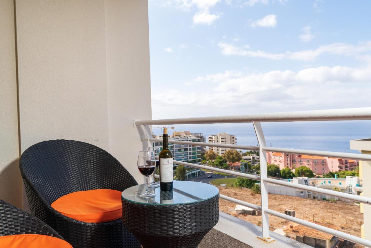 Apartamento Alberto ฟุงชาล ภายนอก รูปภาพ
